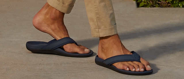 mens supportive sandals