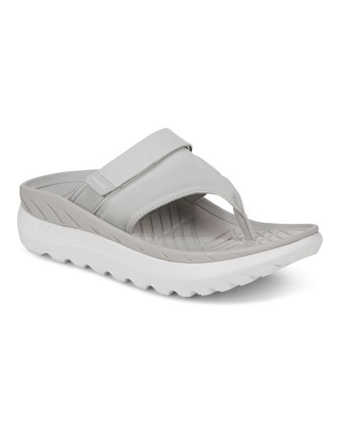 Mens sandals with heel outlet support
