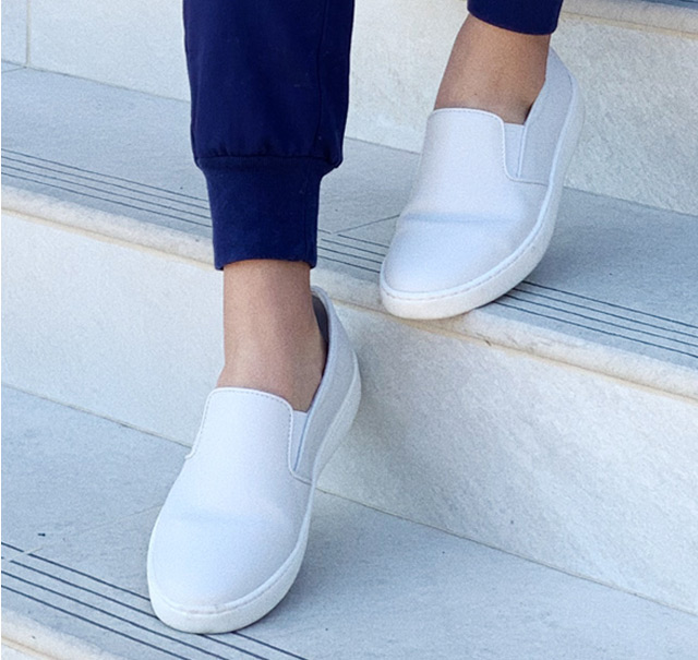 vionic slip on sneakers